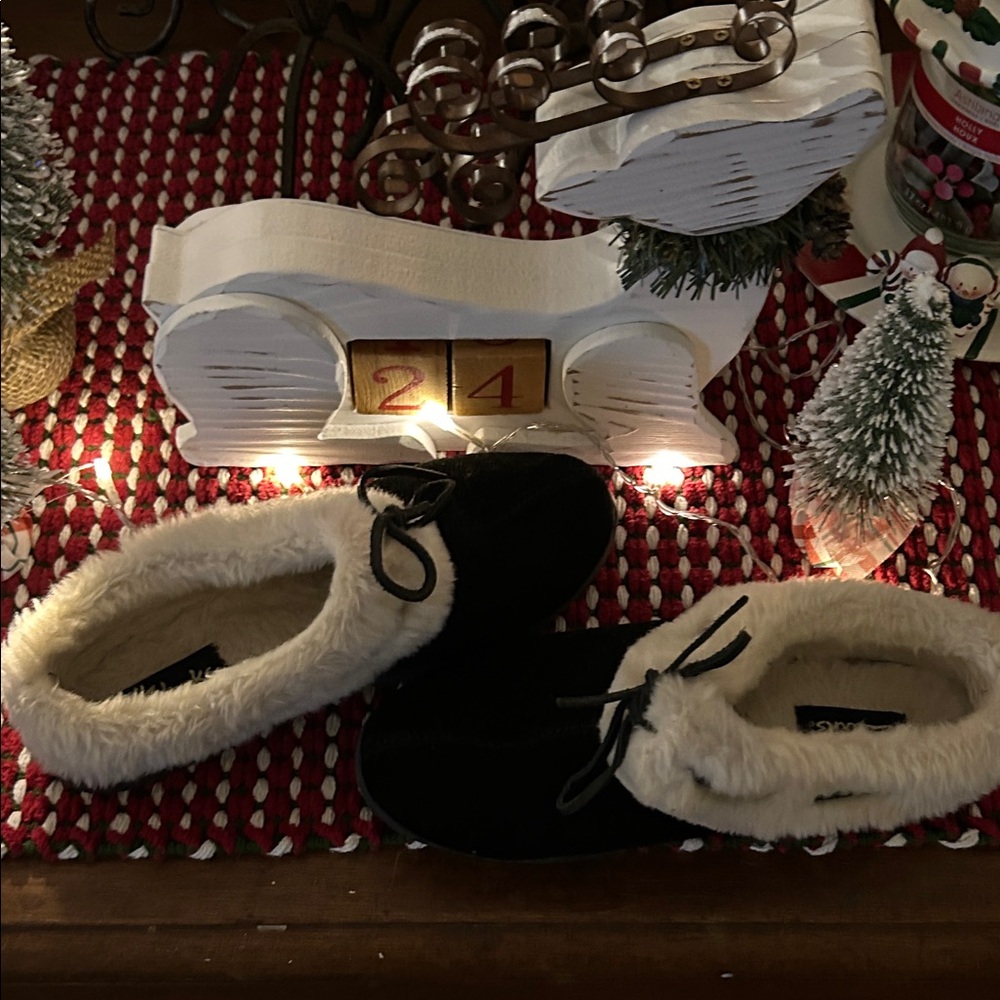 Clarks Cream Slippers with Plush Lining
